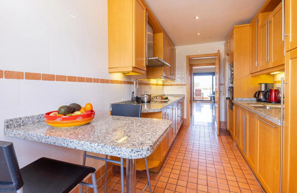 29736 - Beachside Apartment