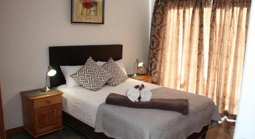 Cura Lodge