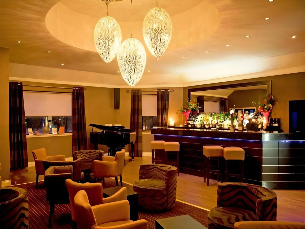 The Popinjay Hotel