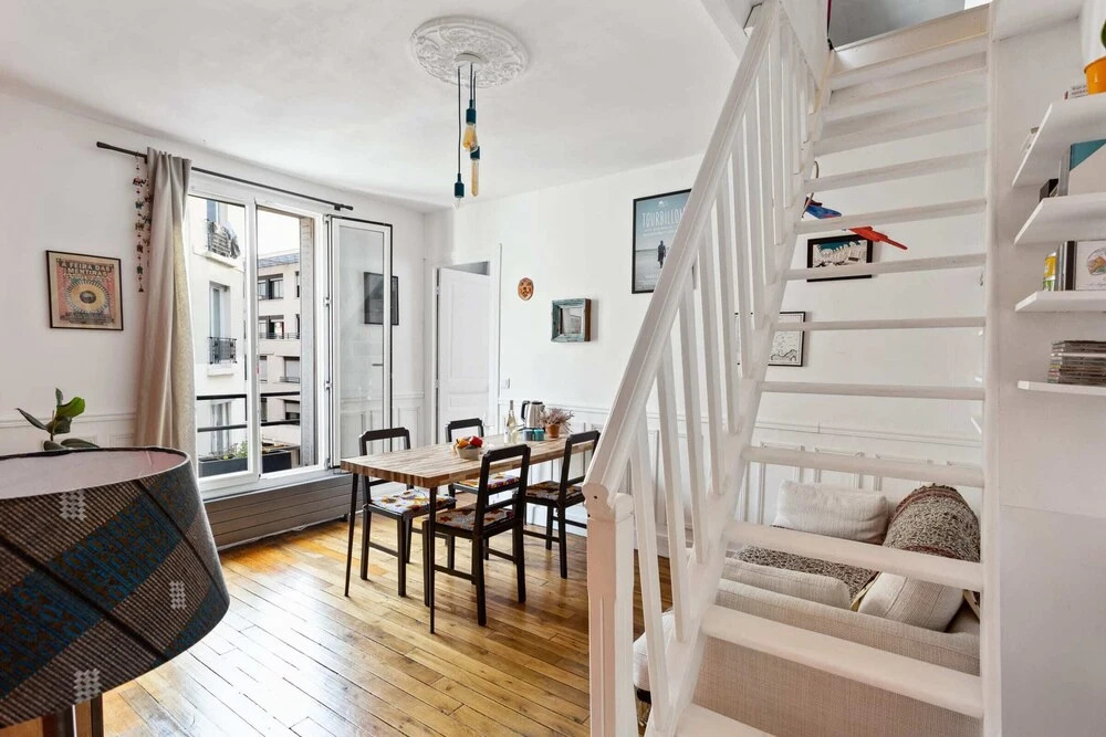 Spacious and Bright Duplex Located in the 19th