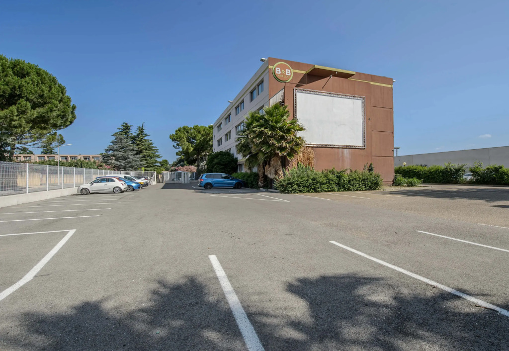 B&B HOTEL Nîmes Ville Active, parking sécurisé gratuit