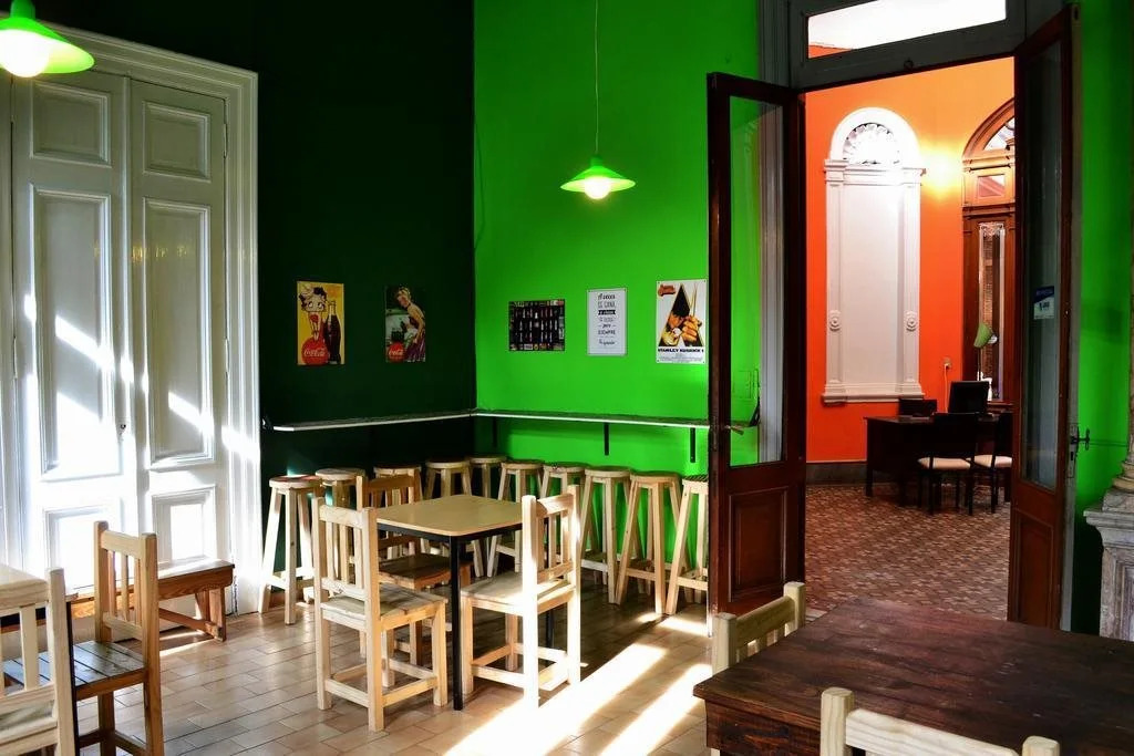 Retro Art Hostel