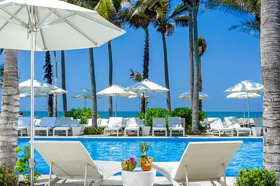 Grand Ocean Breeze Acapulco