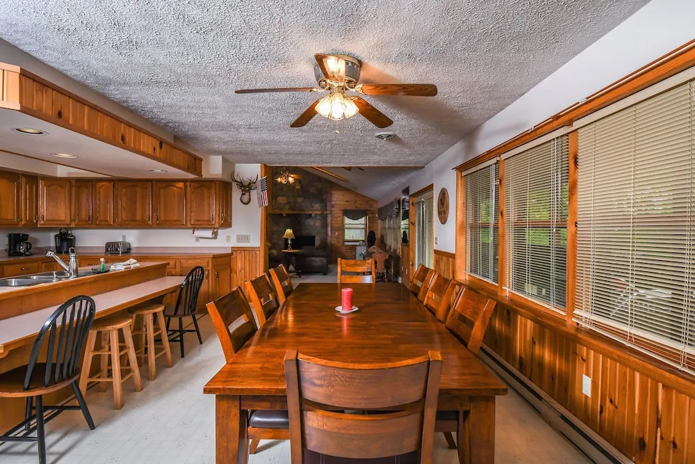 Hillside Retreat 4 Bedroom House