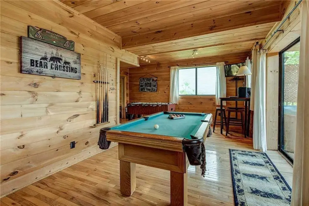 Smoky Mountain View 3 Bedroom Home with Hot Tub