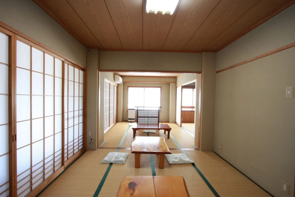 Nozawa Onsen Azegamikan