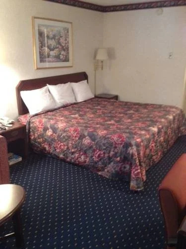 Days Inn-Charlotte Center City