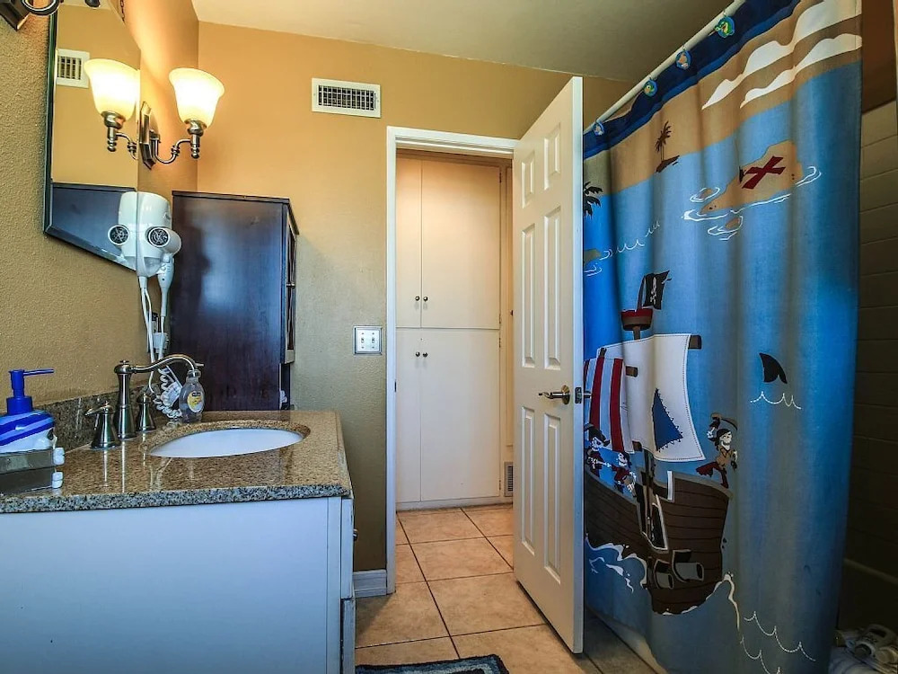 The Pirate's Cove - 5 Br Home
