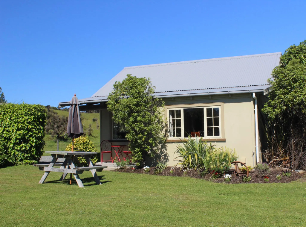 Blue Thistle Cottages