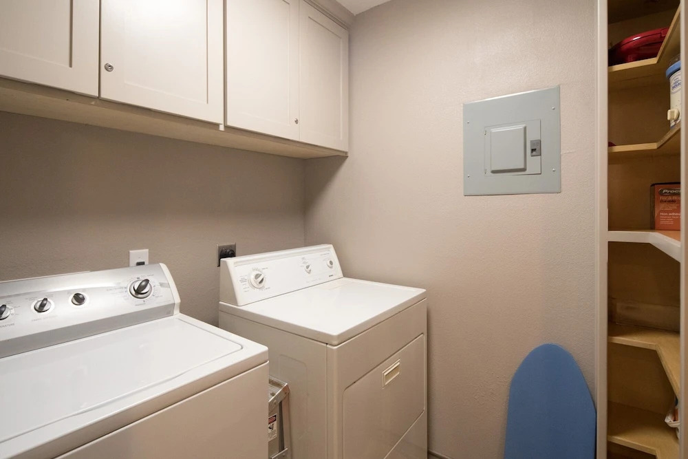 Duke's Horseshoe House 3 Bedrooms 2.5 Bathrooms Home