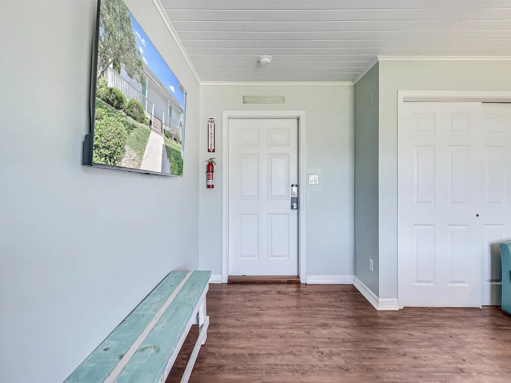 Coast Oaks Cottage 1 1 Bedroom Cottage by RedAwning