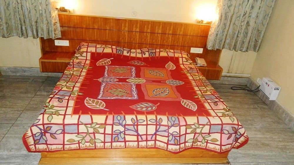 Hotel Yamini