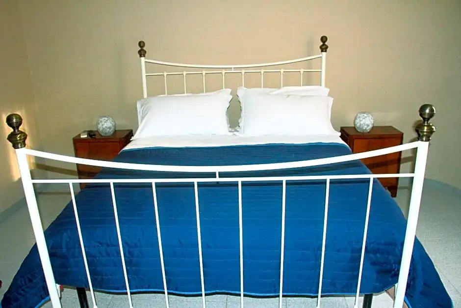 Ari B&B