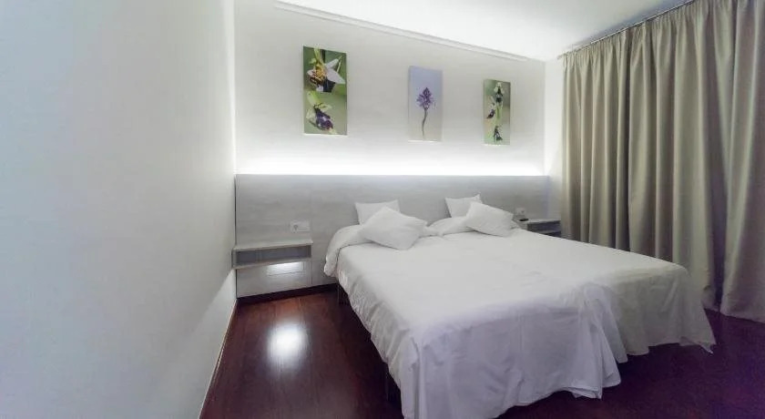 El Pi de Sant Just - Habitacions - Only Bed