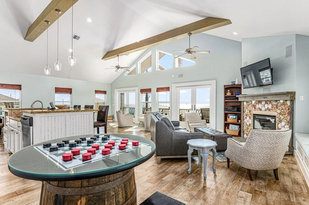 1 Holiday 4 Bedroom Home by RedAwning