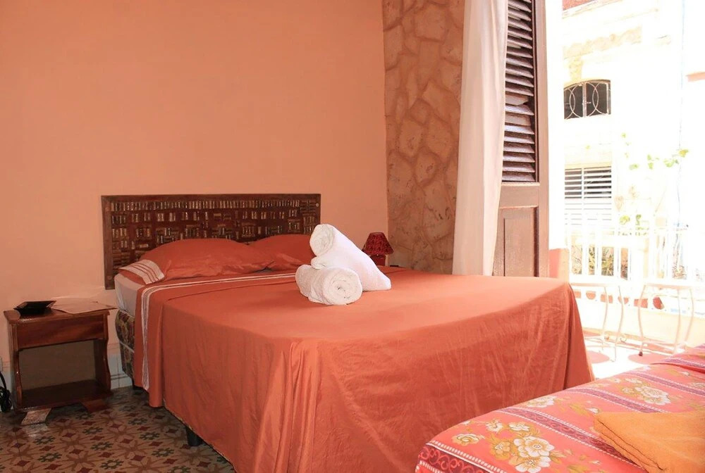 Colonial Hostel House in Havana's heart