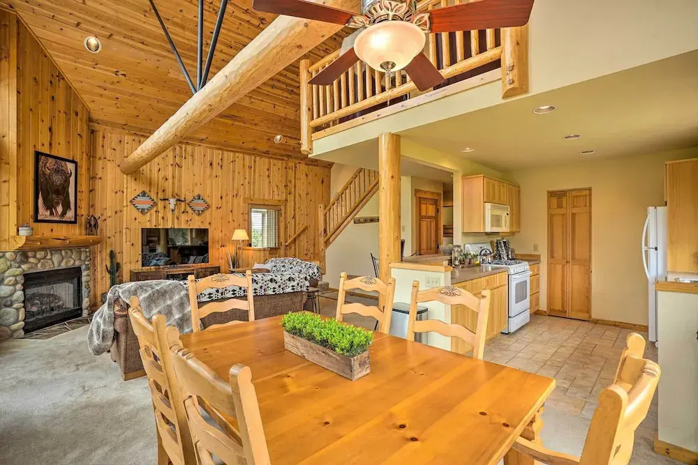 Eagle Crest Retreat w/ Great Wifi & Resort Access!