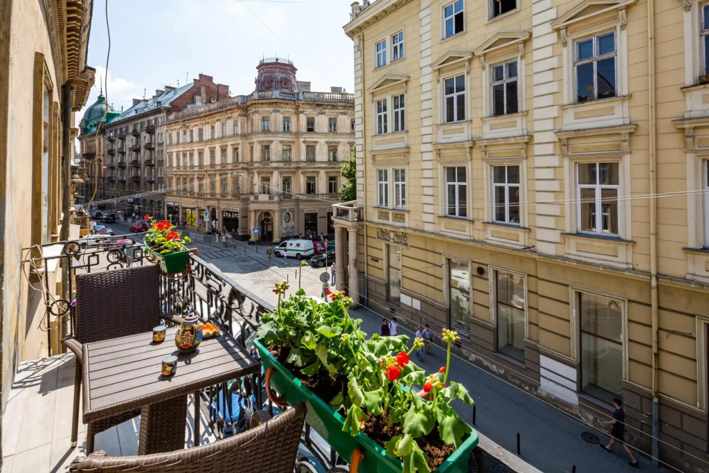 LeoApart near Rynok Square with 2 bedrooms