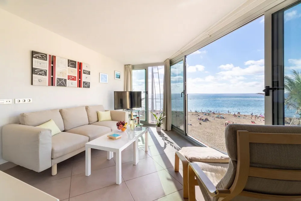 PLAYA GRANDE by Living Las Canteras