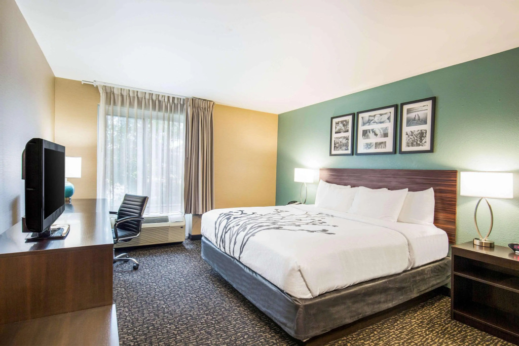Sleep Inn & Suites Dunmore