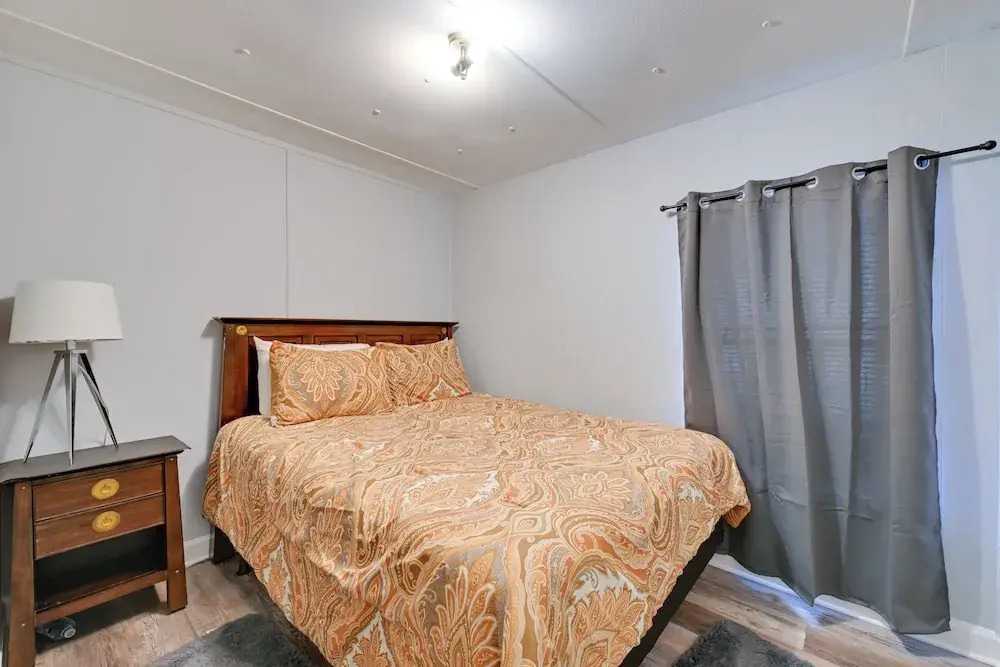 Heart of Greensboro: Pet-friendly Gem 3 Mi to Dtwn
