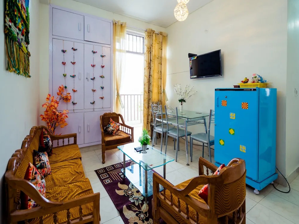 OYO 13726 Home Cozy 3BHK Hathi Paon Road