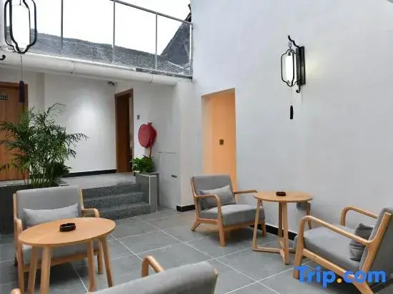 Fenghuang No. 1 Mansion · Chushang River View Homestay