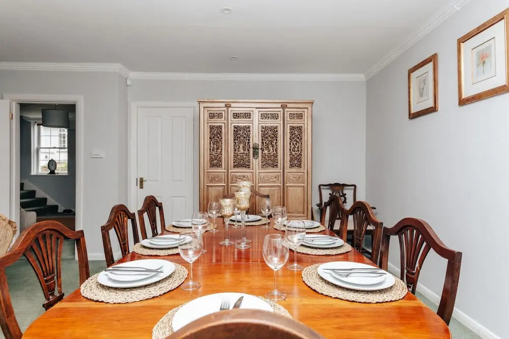 Montpellier House, Centrally Located, Large Garden