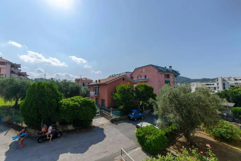 ALTIDO Apt Suitable for Families up to 8, with Parking