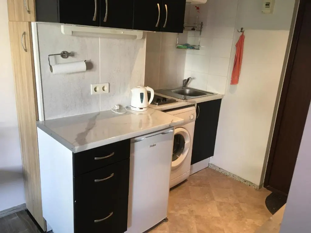 Toma studio apartment