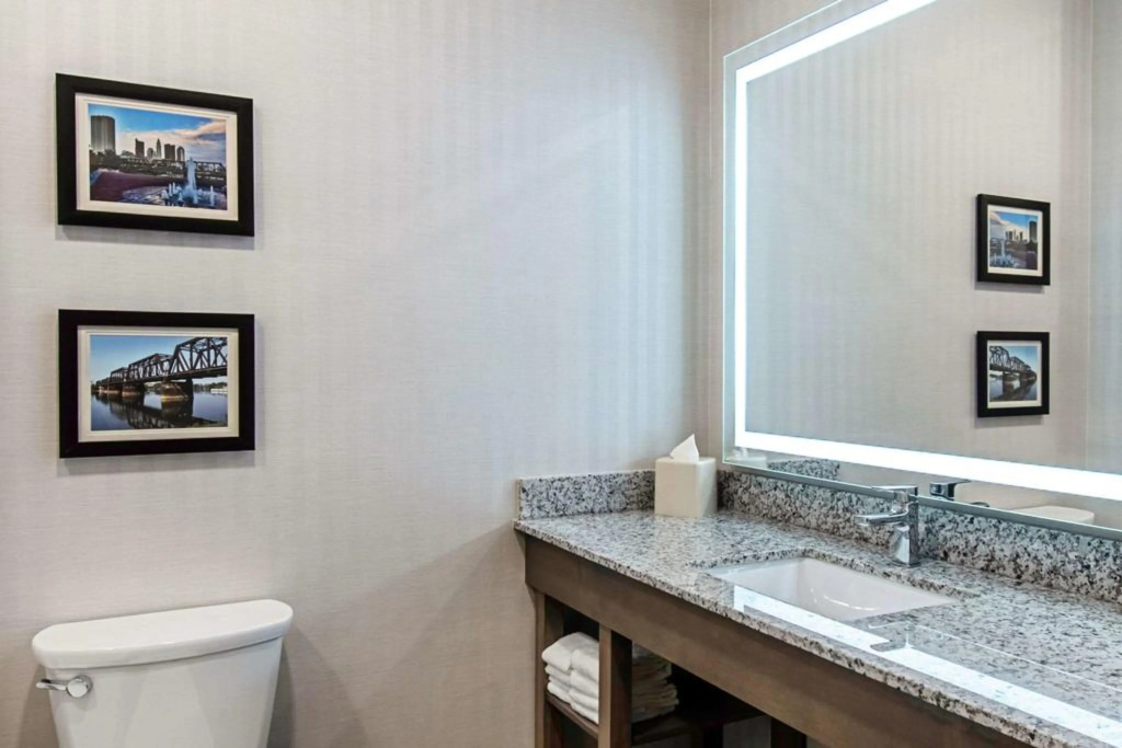 Comfort Suites Grove City - Columbus South
