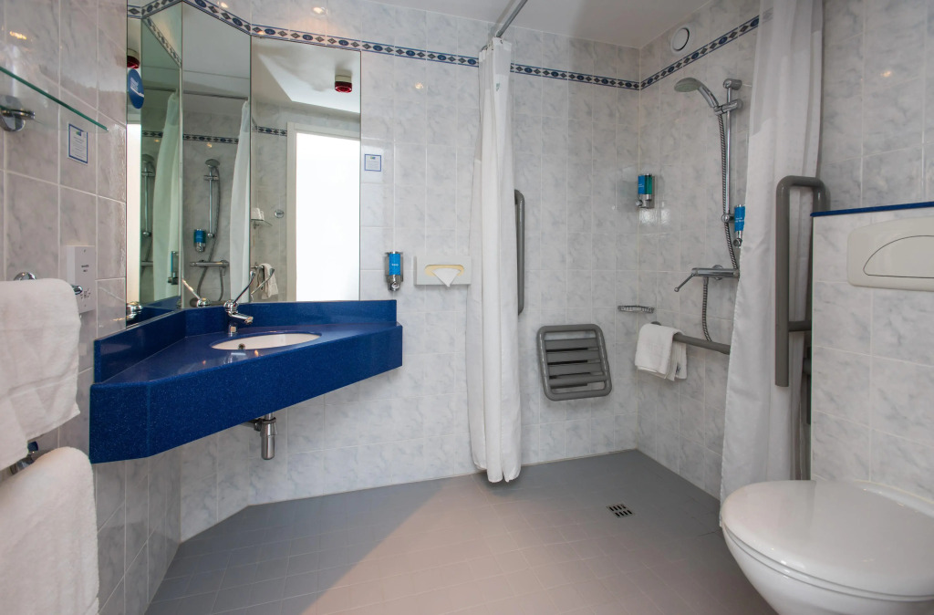 Holiday Inn Express Birmingham Oldbury by IHG
