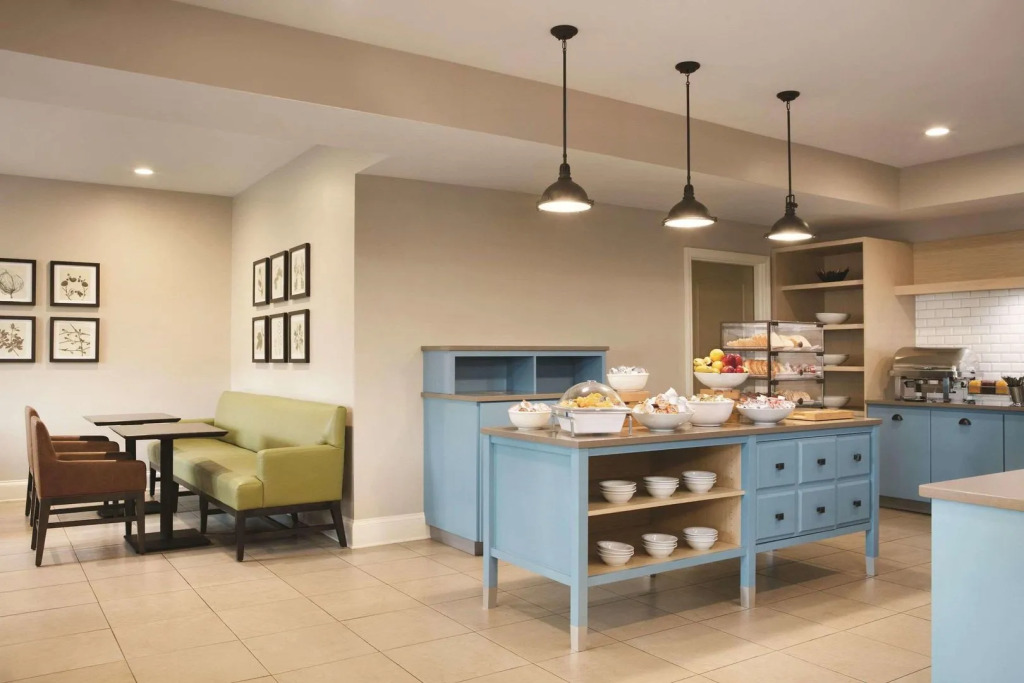 Country Inn & Suites By Radisson, Atlanta Airport North, GA