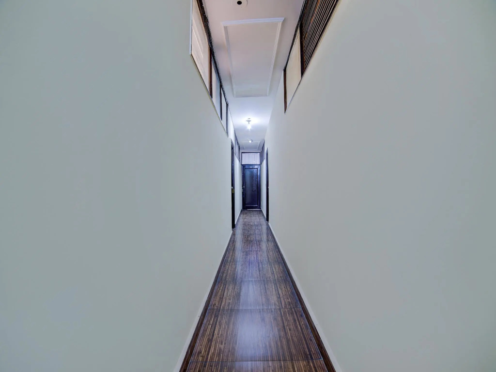OYO 27979 Krishna Residency