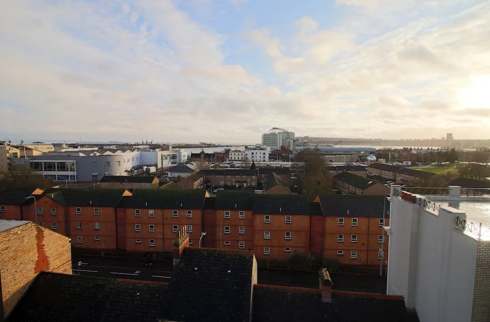 Stay In Cardiff Crichton House