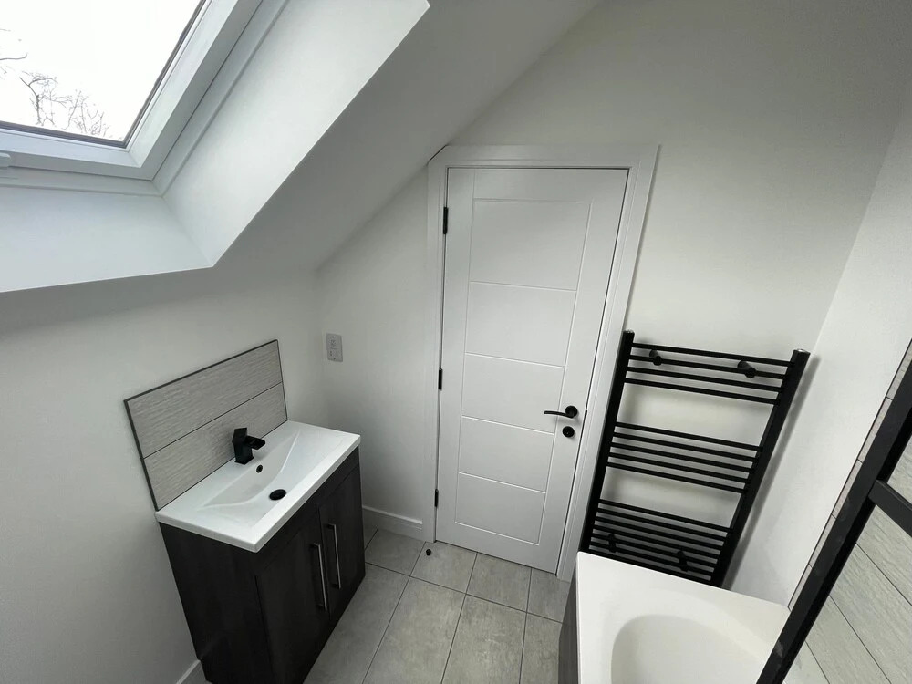 Brand New High Spec House with Parking & Wi-Fi By Home Away From Home - A