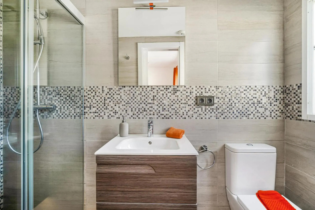 Casa Stefania - Modern Townhouse by Finest Rentals