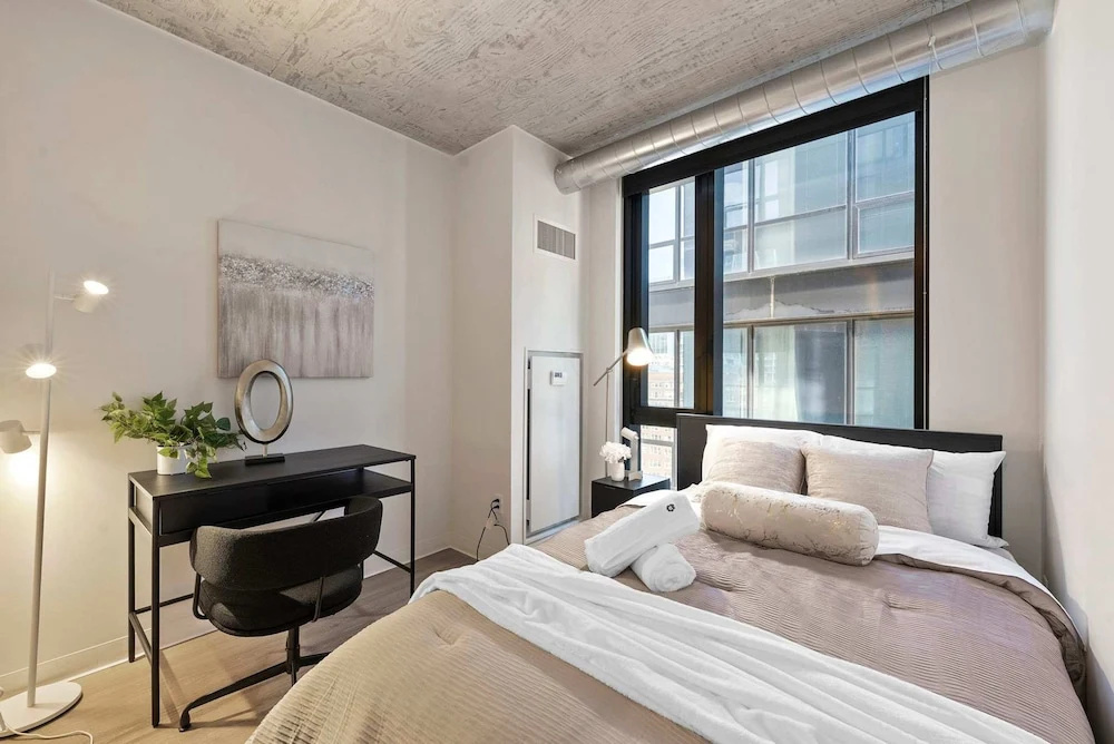 3BD Condo in Printer s Row for Monthly Stays