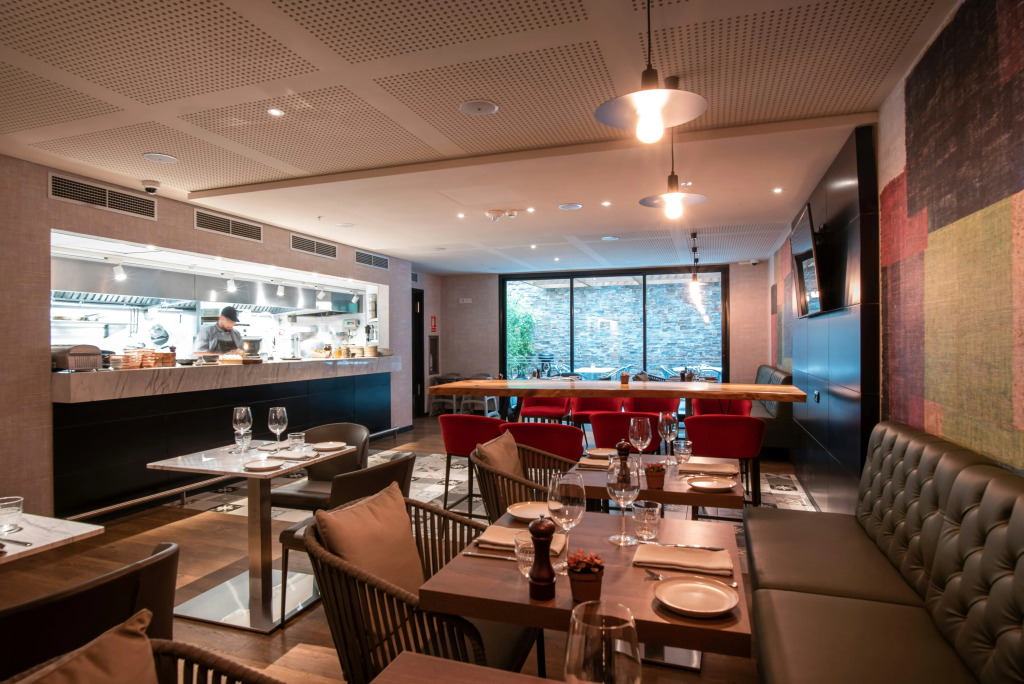 Soro Montevideo, Curio Collection By Hilton