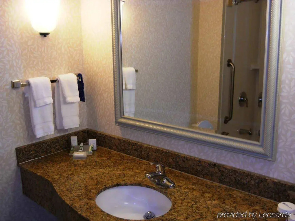 Hilton Garden Inn Chesapeake Greenbrier