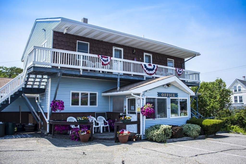 The Inn Between the Beaches