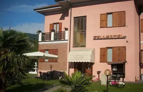 Fell Hotel