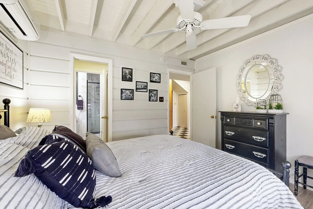 3BR Nautical Home w/ Paddleboard, Walk to Lake