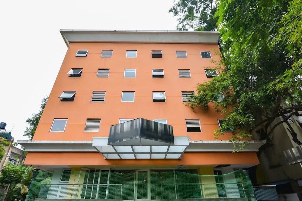 OYO 18803 Smart Inn