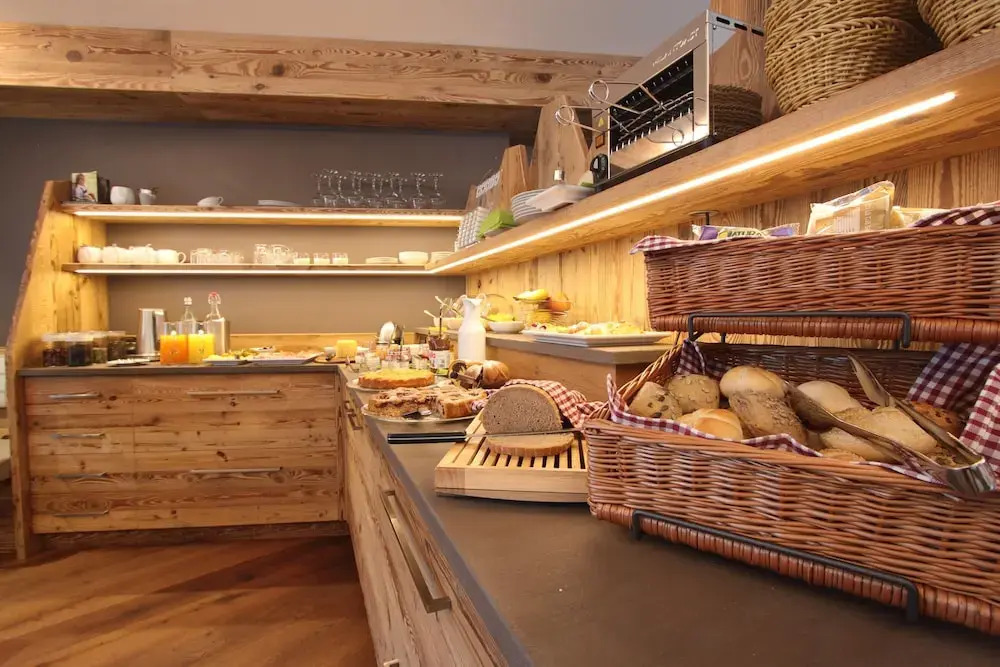 DOLOMITES B&B - Suites, Apartments and SPA