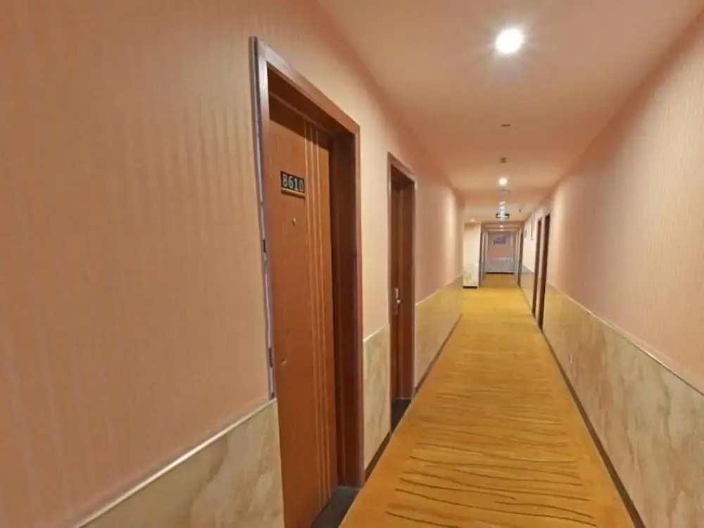 GreenTree Alliance Jiangsu Yangzhou Hanjiang Middle Road Libao Square Hotel