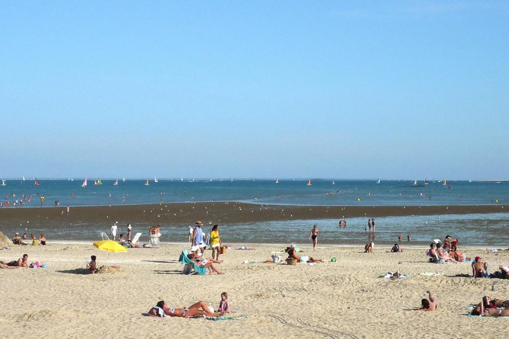 Coastal Stay With Pool in La Baule