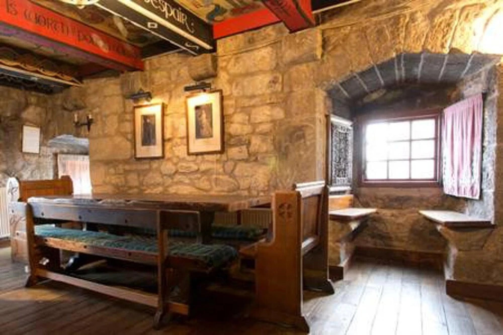 The Tower at Plane Castle-sleeps 4-pets Ok-parking