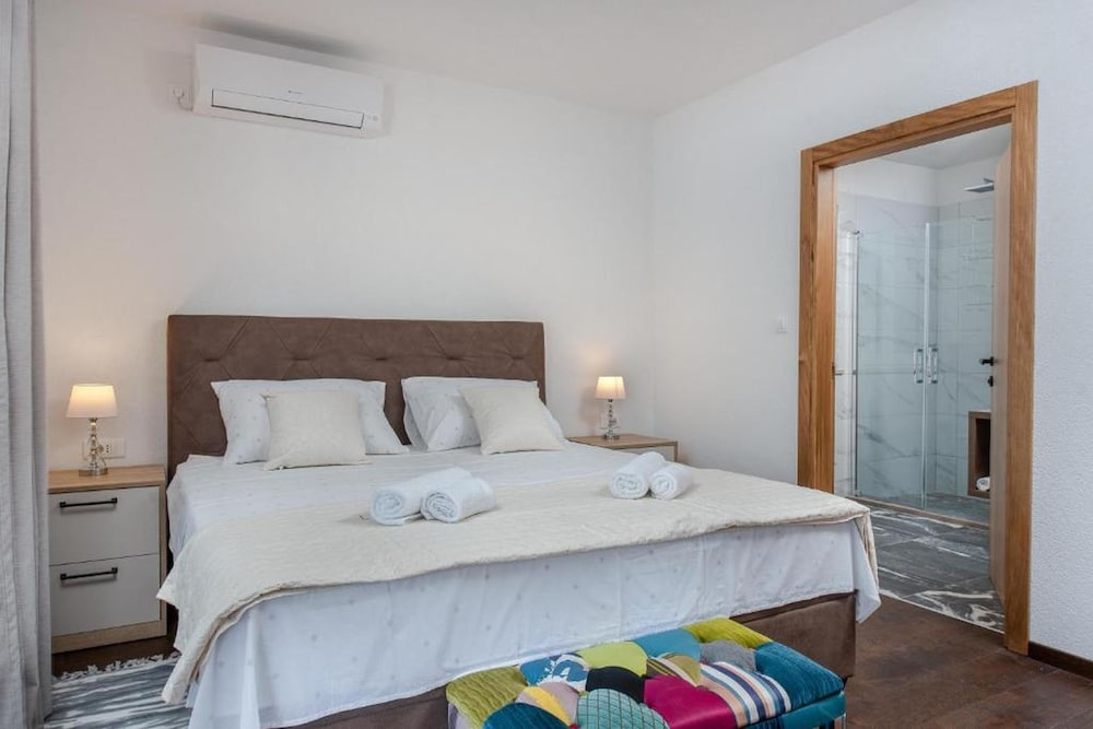 Villa Azure Bay