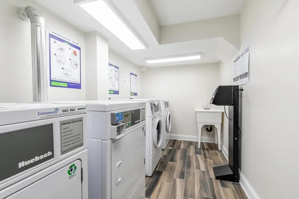 Iconic Rideau 1Bd Unit Balcony Free Parking 3
